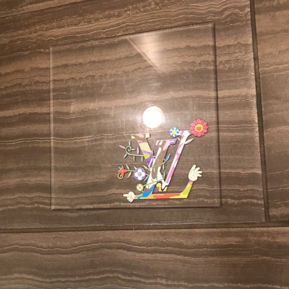 Authentic Louis Vuitton store decor - Picture 5 of 5